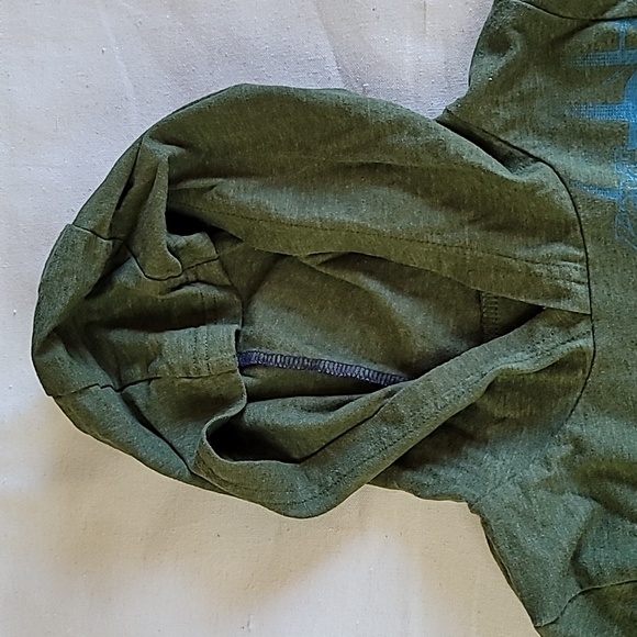 Carter's long sleeve graphic tee with hood - Picture 2 of 6